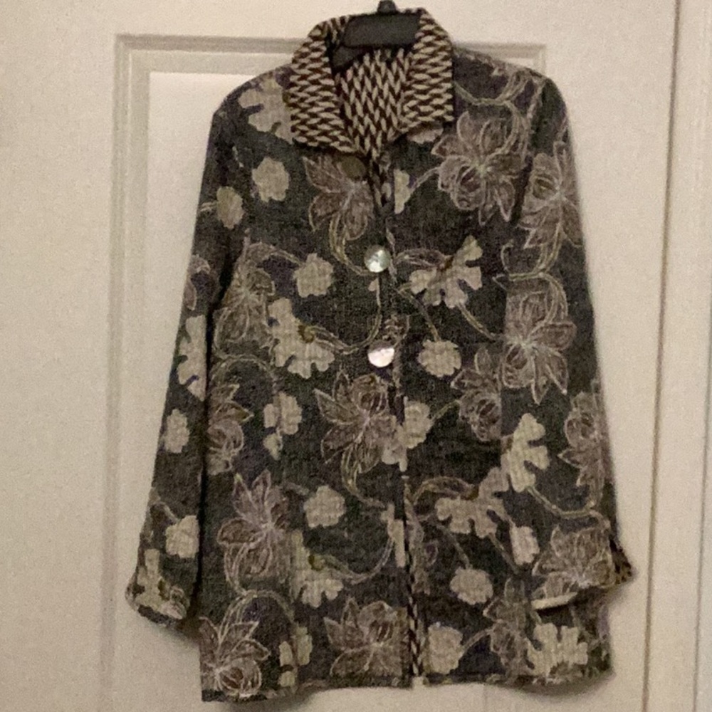 Patty Kim Reversible Duster lightweight w/batik floral &vertical herringbone